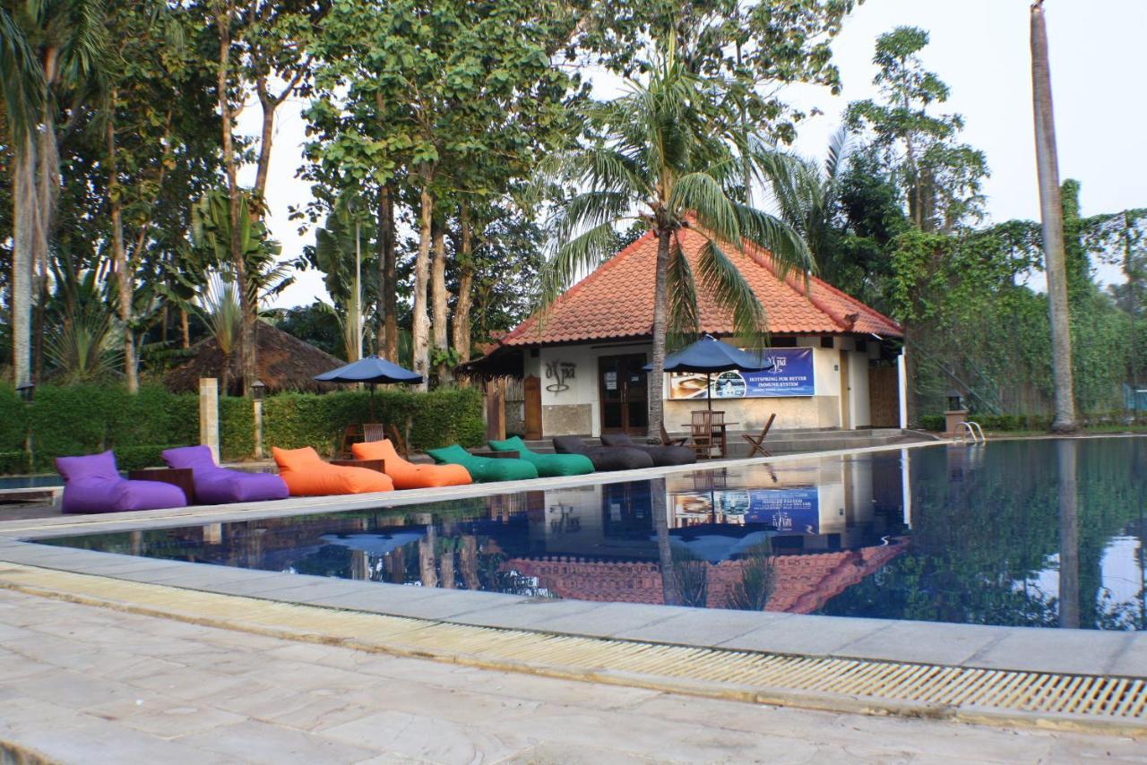 ซังฮยัง อินดาห์ สปา รีสอร์ต Hotel อันเยอร์ ภายนอก รูปภาพ