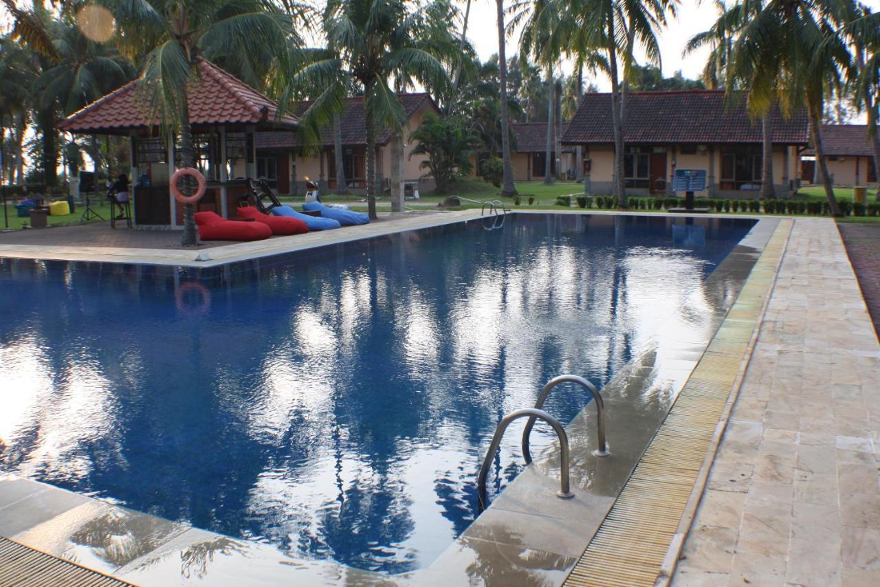 ซังฮยัง อินดาห์ สปา รีสอร์ต Hotel อันเยอร์ ภายนอก รูปภาพ