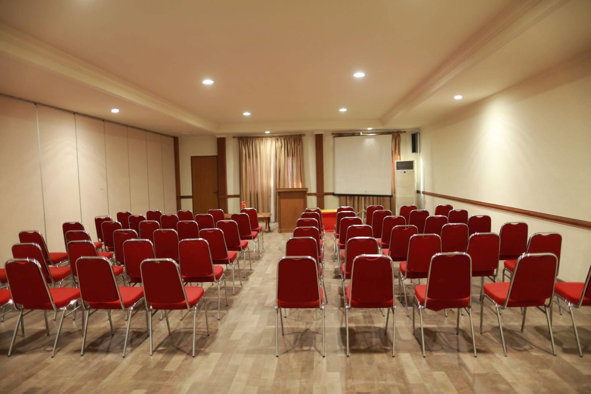 ซังฮยัง อินดาห์ สปา รีสอร์ต Hotel อันเยอร์ ภายนอก รูปภาพ