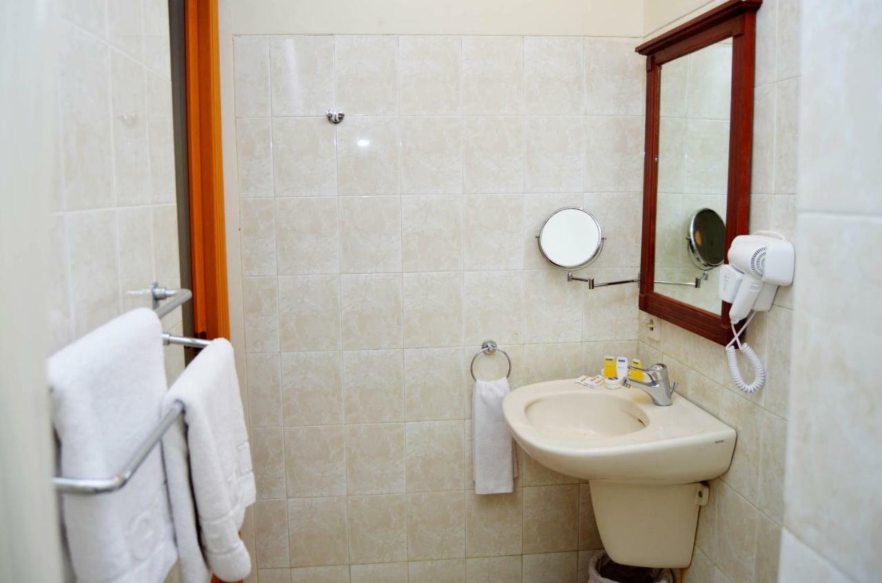 ซังฮยัง อินดาห์ สปา รีสอร์ต Hotel อันเยอร์ ภายนอก รูปภาพ